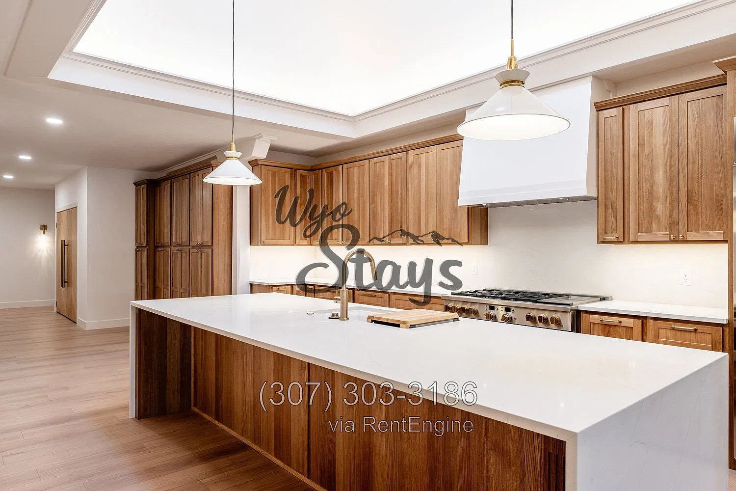 2 bed, 3.0 bath, 2400 sqft, $4,800 — Photo 2