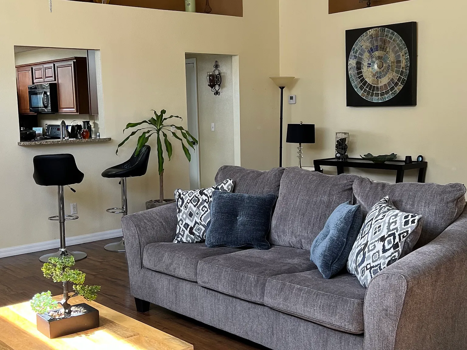 3 bed, 1553 sqft, $2,750 — Photo 2