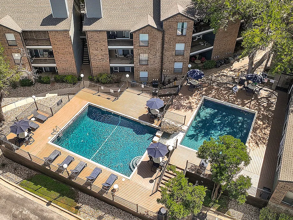 Silver Creek 2 Tier Pool