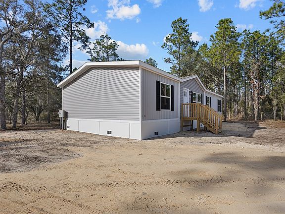 3rd image of 610 NE 134th Ct