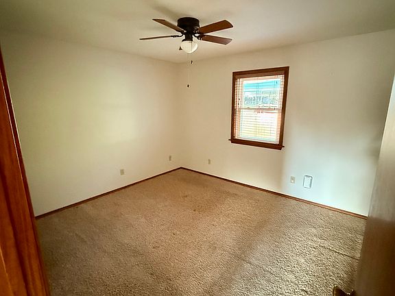 5th image of 953 Ezell St