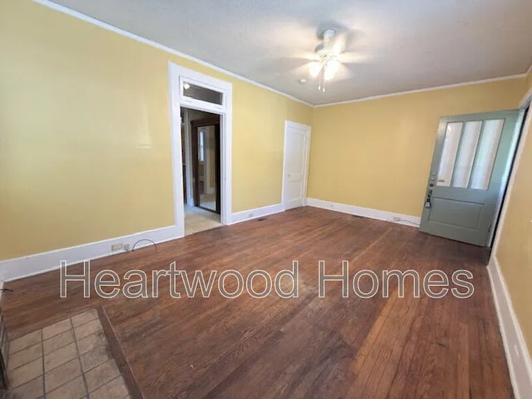 1408 Victoria St — Photo 10