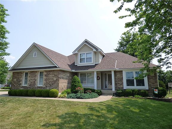 2nd image of 4325 NE Blue Jay Cir