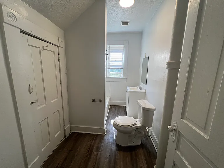 302.5 N Summit St #302.5 — Photo 12