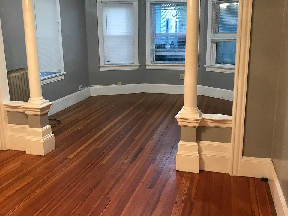 Double parlor living room/Dinning room
