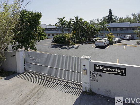 2nd image of 1860 Venice Park Dr APT 120