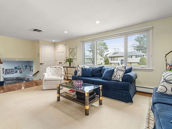 3rd image of 48 Gary Rd