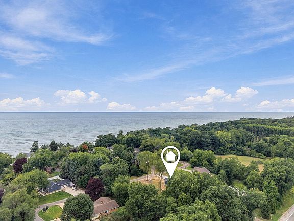 3rd image of 1677 Park Dr