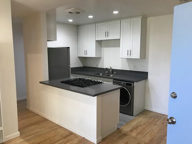 83 S Daisy Ave #2 — Photo 8