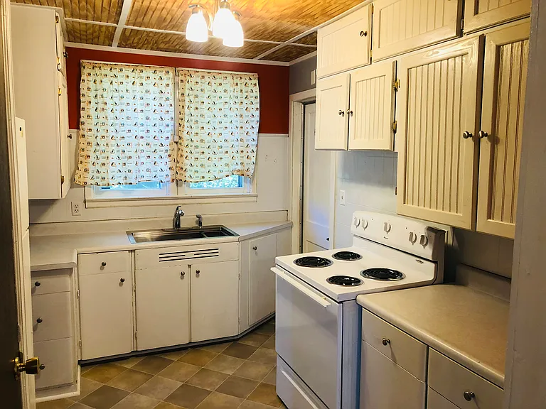 209 Main St — Photo 7