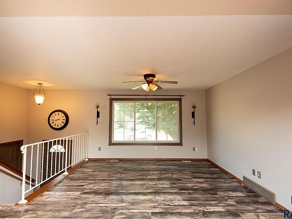 3rd image of 5301 S Southwind Ave