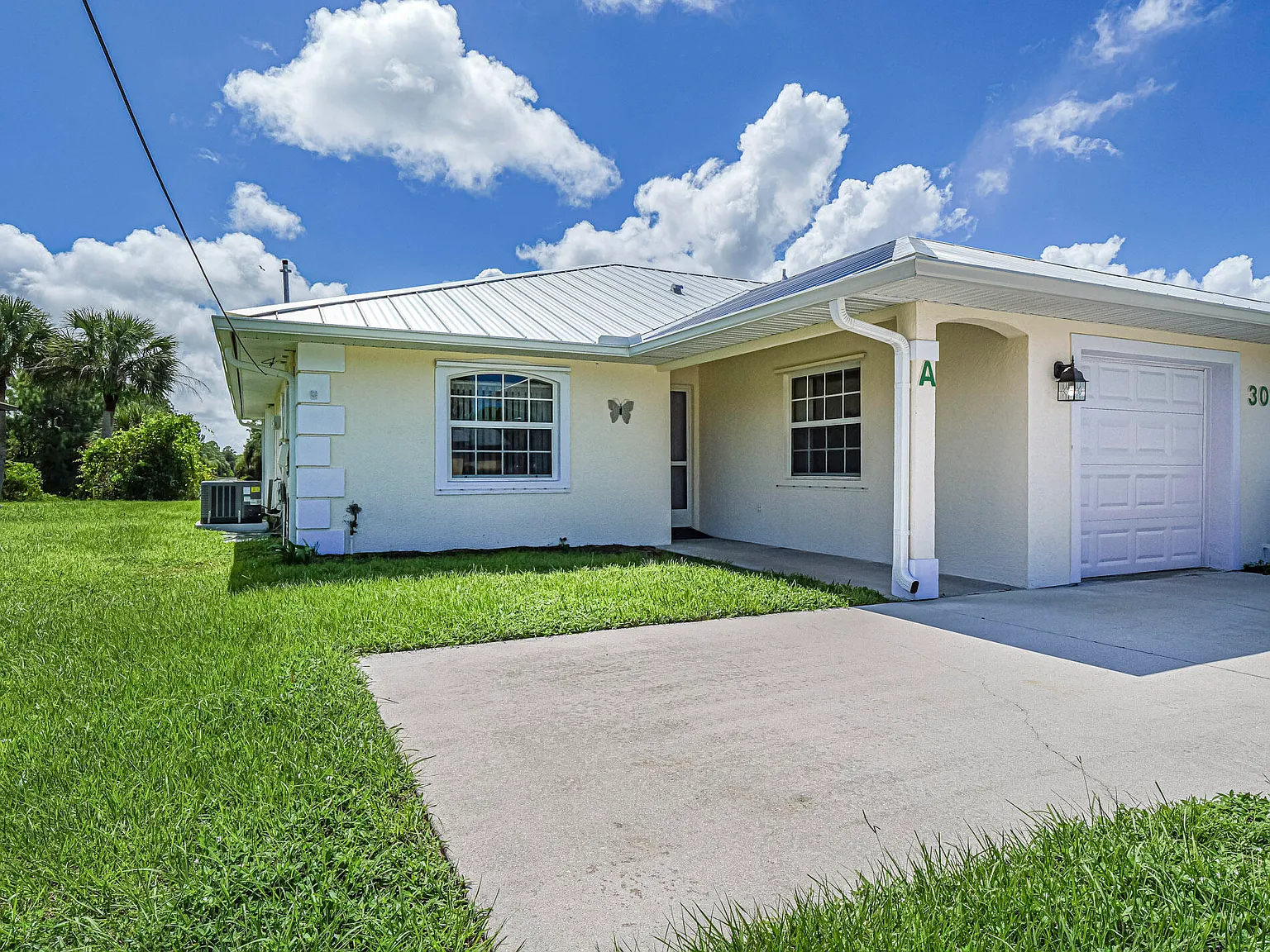 2 bed, 2.0 bath, 2218 sqft, $1,950 — Photo 4