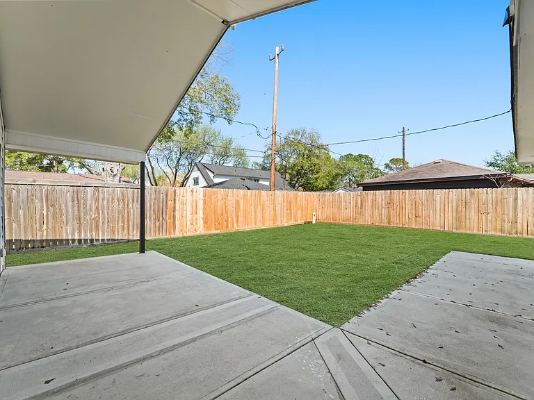 10722 Lynbrook Dr — Photo 33