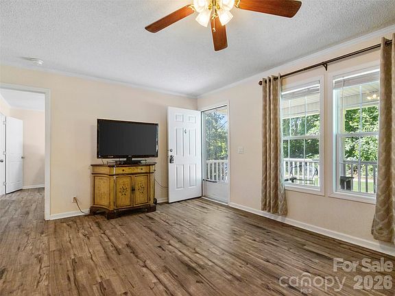 4th image of 9 Sun Ridge Road