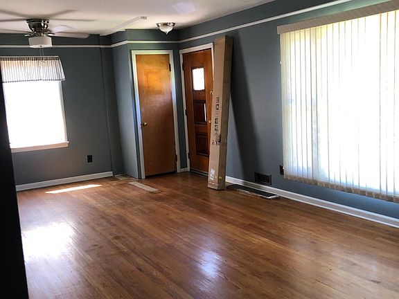 4th image of 1 Nancy Dr