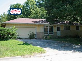 1928 Strong Ave, Manhattan, KS 66502
