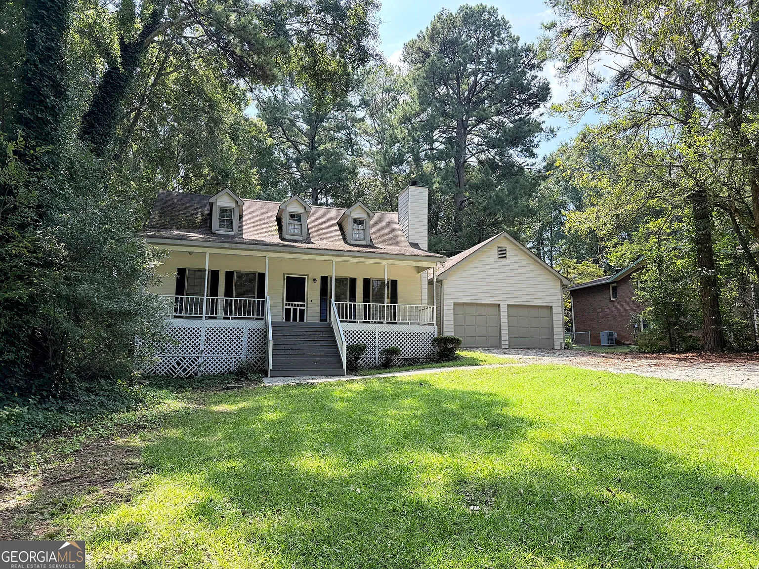 3 bed, 2.0 bath, 1500 sqft, $1,995 — Photo 2