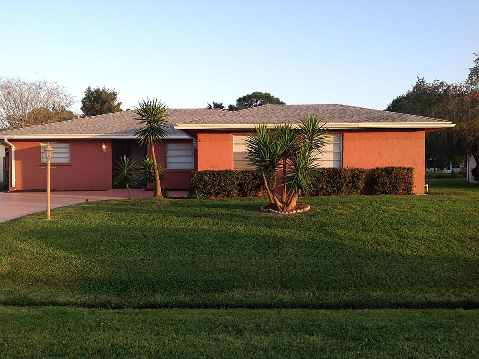 1st image of 784 SE Atlantus Avenue