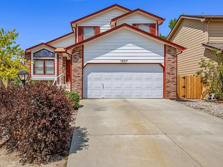 1857 Winchester Ct — Photo 1