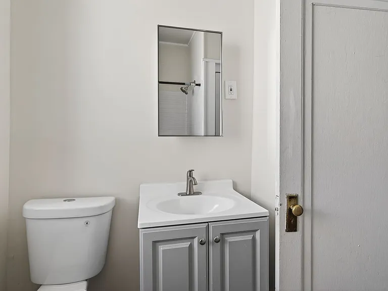 332 W Washington St — Photo 13