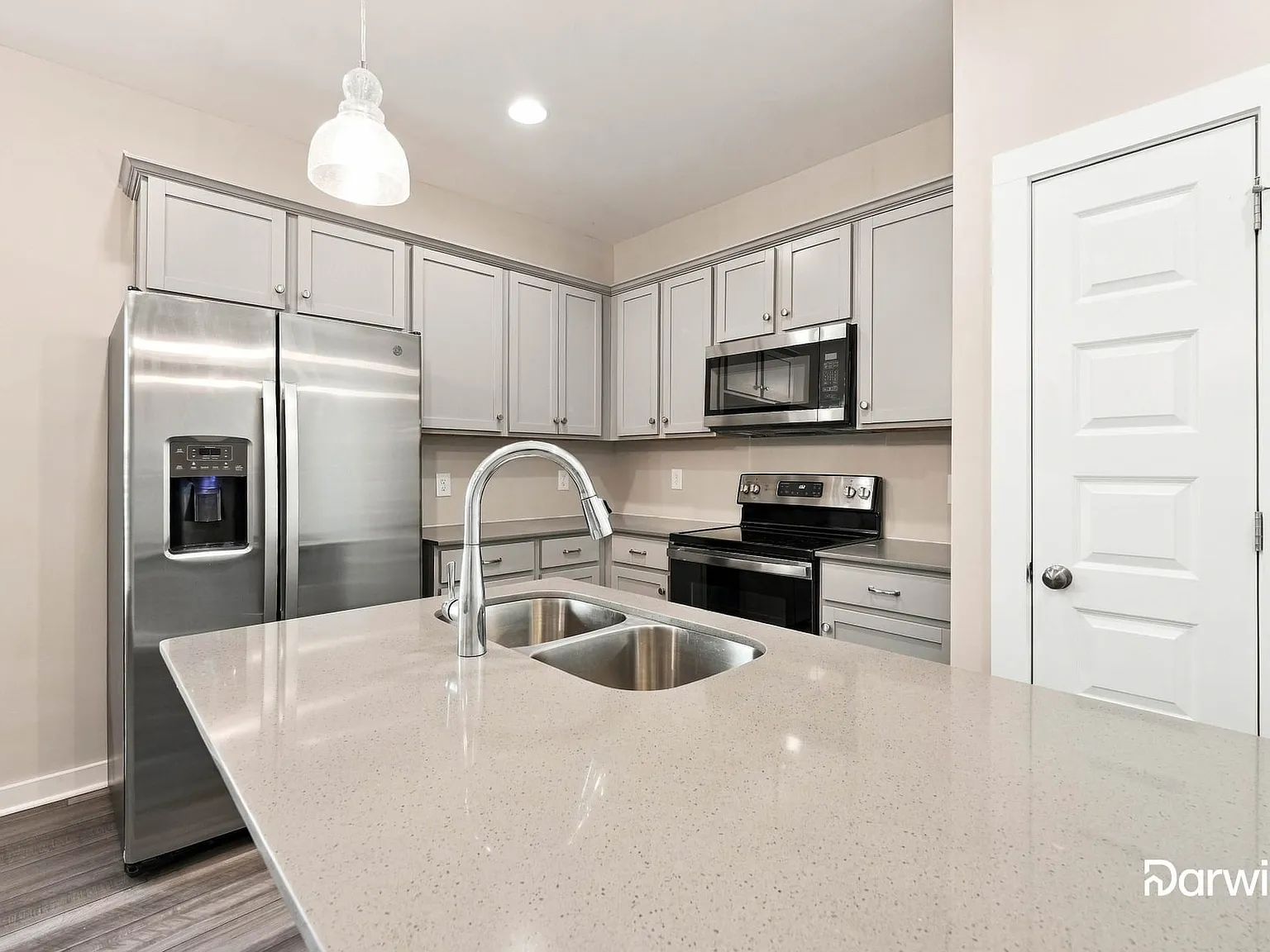 4 bed, 2.0 bath, 1238 sqft, $1,780 — Photo 4