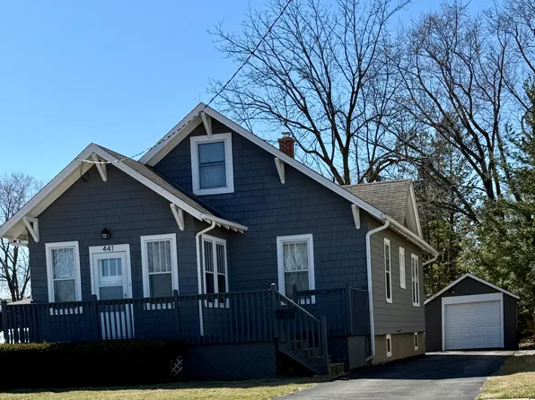 441 Pleasant St, Woodstock, IL 60098