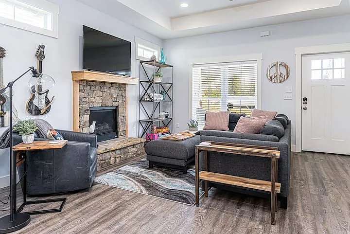 3 bed, 1300 sqft, $3,200 — Photo 4