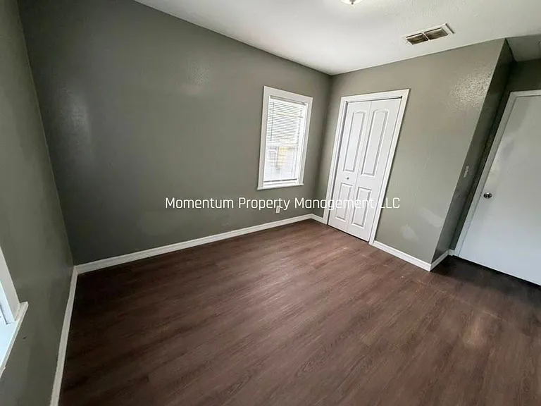 2112 E Bird St — Photo 10