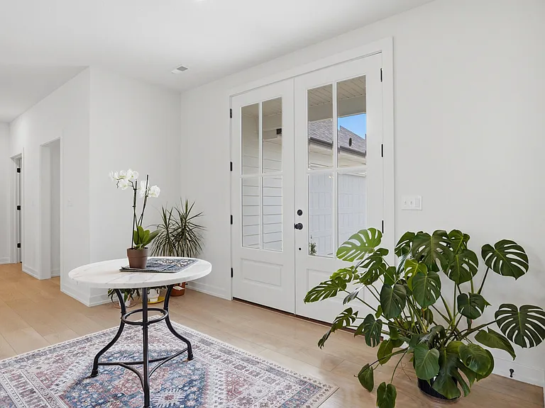2305 N Traveller Dr — Photo 5