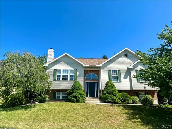 8335 Countryside Ln, Fogelsville, PA 18051