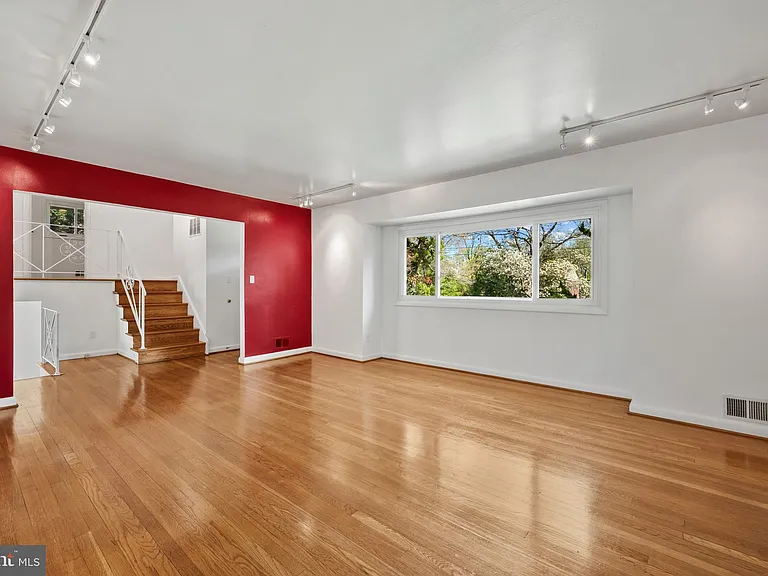 6523 Kerns Rd — Photo 17