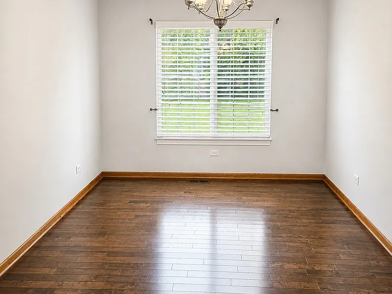 1462 Glen Ellyn Rd — Photo 3