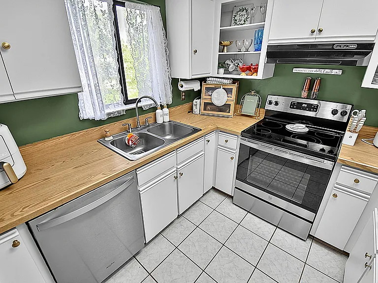 4 Zanzibar Balsan Ct — Photo 26