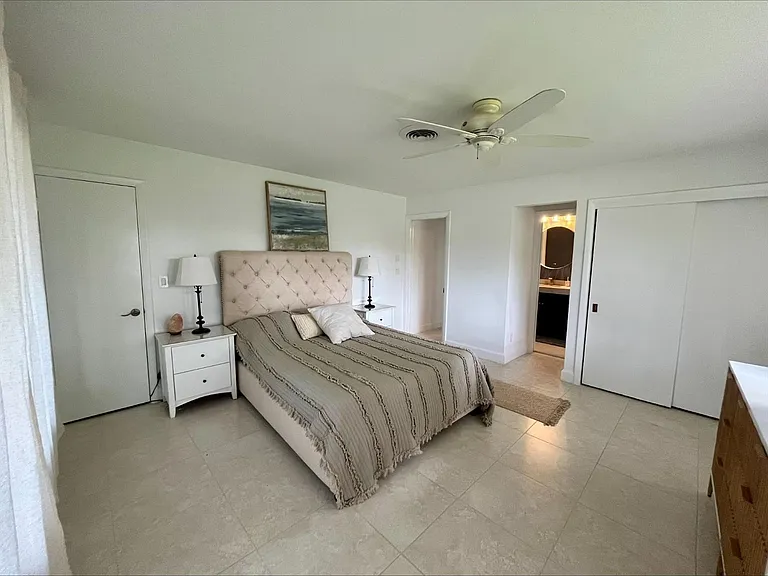 556 SE 15th Ave — Photo 29