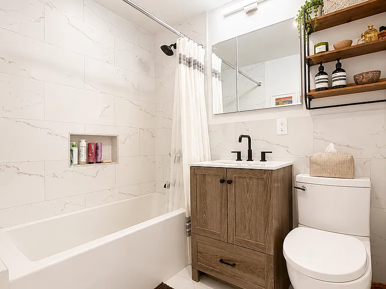 480 Warren St #2C — Photo 9