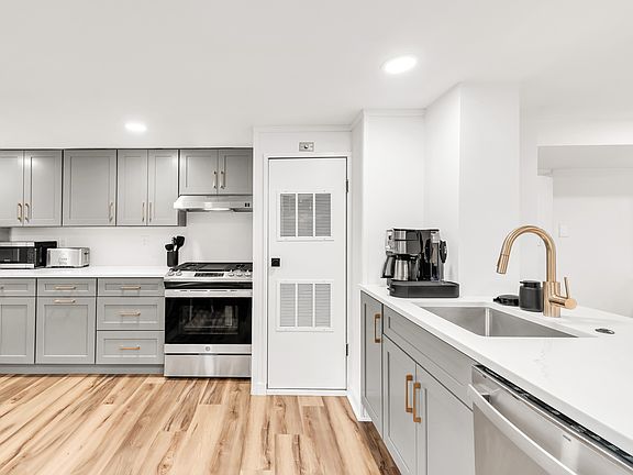 +Appliances new as of 2023
+Refrigerator
+Dishwasher
+Stove/Oven
+Coffee maker
+Blender
+Toaster