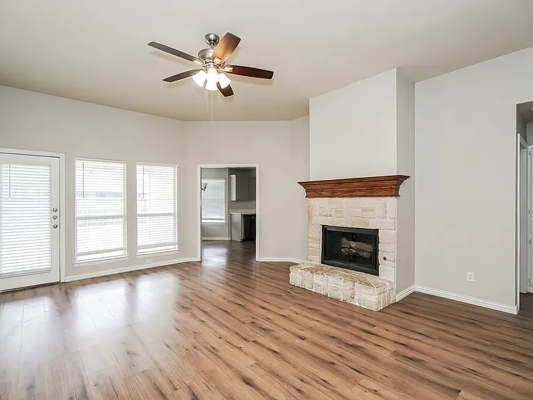 211 Dove Mdws — Photo 5