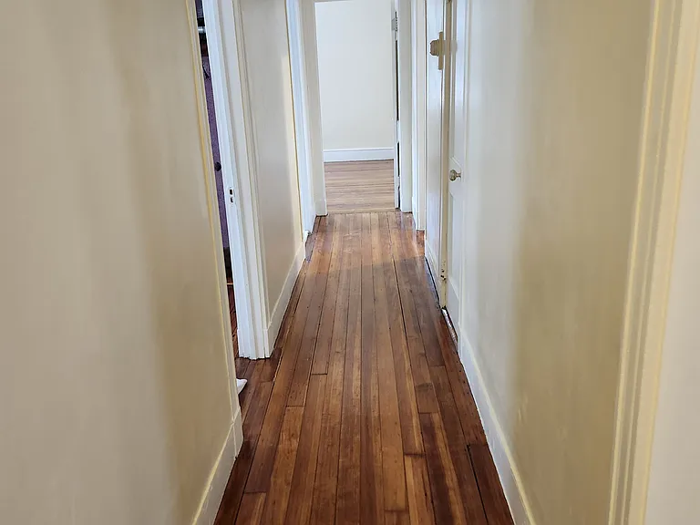 35 Havelock St #3 — Photo 3