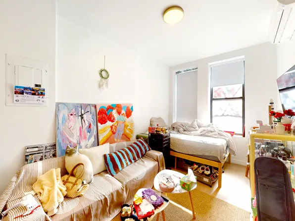 313 South 4th Street image 1 of 9