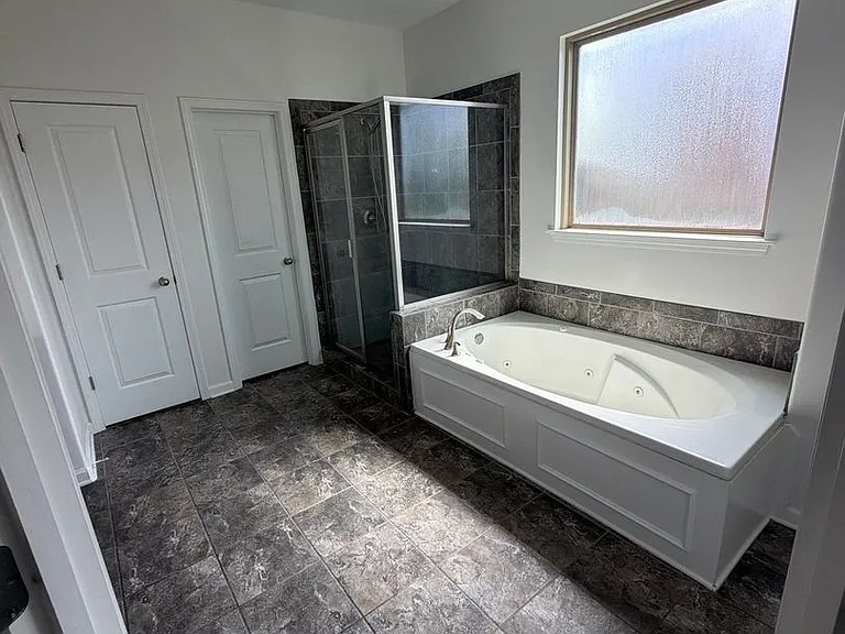 6839 Hare Pointe Dr — Photo 4
