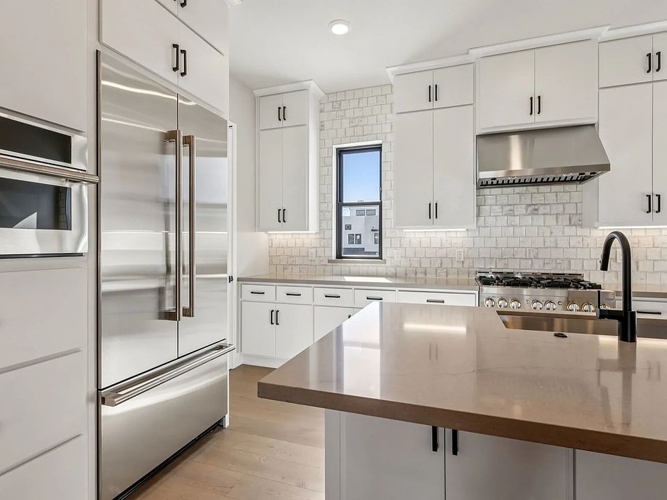 Rooftops Homesite 603 Kitchen