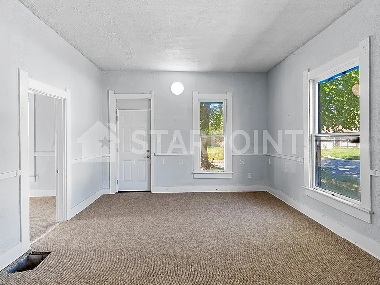 1504 Halford St — Photo 5