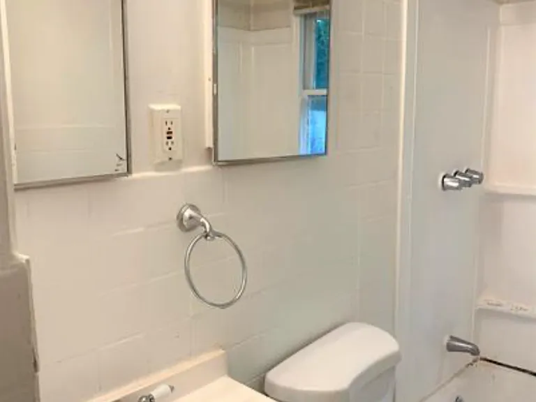 1005 Hampton St NW — Photo 9