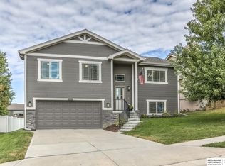 8412 Potter St, Omaha, NE 68122