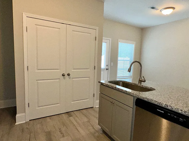 2879B Jubilee Dr — Photo 8