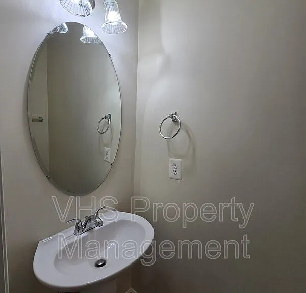 832 Fox Den Rd — Photo 9
