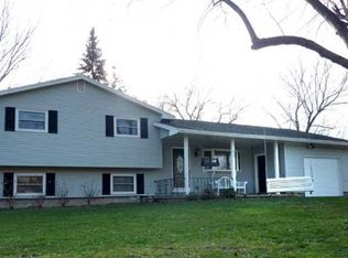 17 Colleen Way, Pittsford, NY 14534