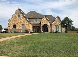 1209 Falcon Ridge Dr, Kennedale, TX 76060