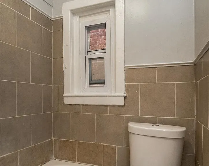 421 N 6th St #2 — Photo 22