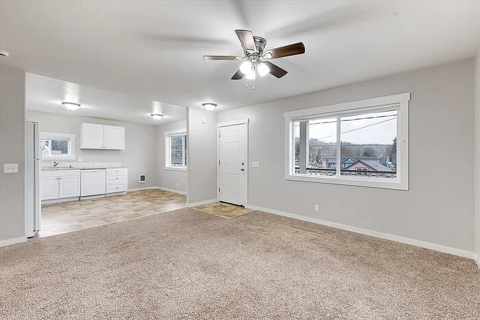 1111 Grand Ave #B — Photo 7